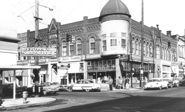 Historic photo of the Albina Hill Block building